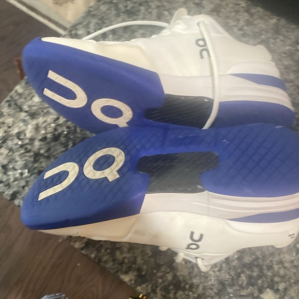 - On THE ROGER Pro -women tenis Sz 8.5 - Picture 4 of 4